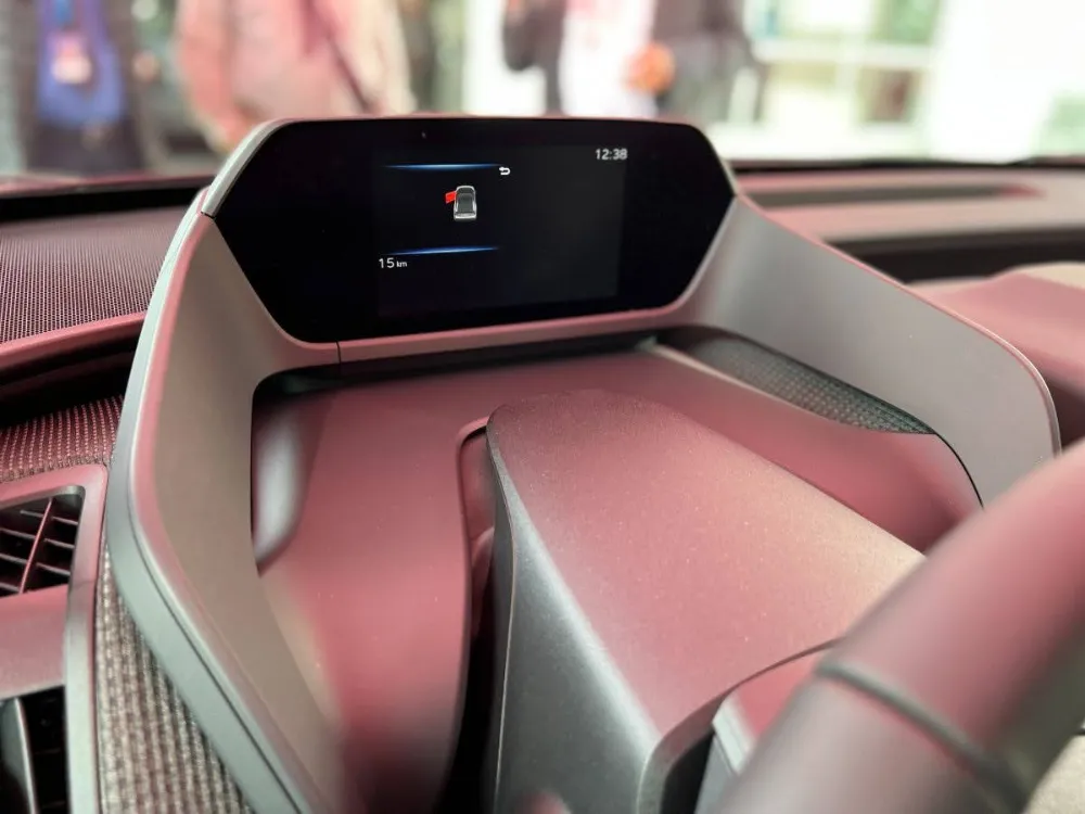 2023 Toyota bZ4X XLE Tech in Heavy Metal 32